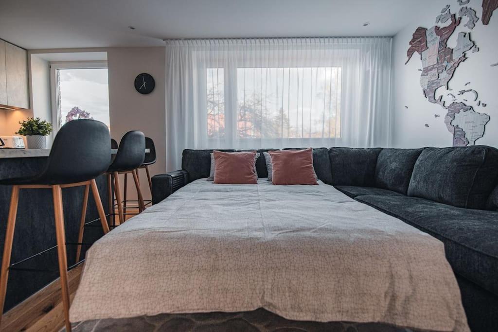 New Luxury 3Br Apartment In Old Town, Free Parking Haapsalu Kültér fotó