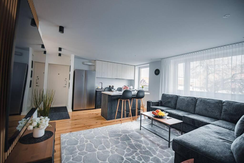 New Luxury 3Br Apartment In Old Town, Free Parking Haapsalu Kültér fotó