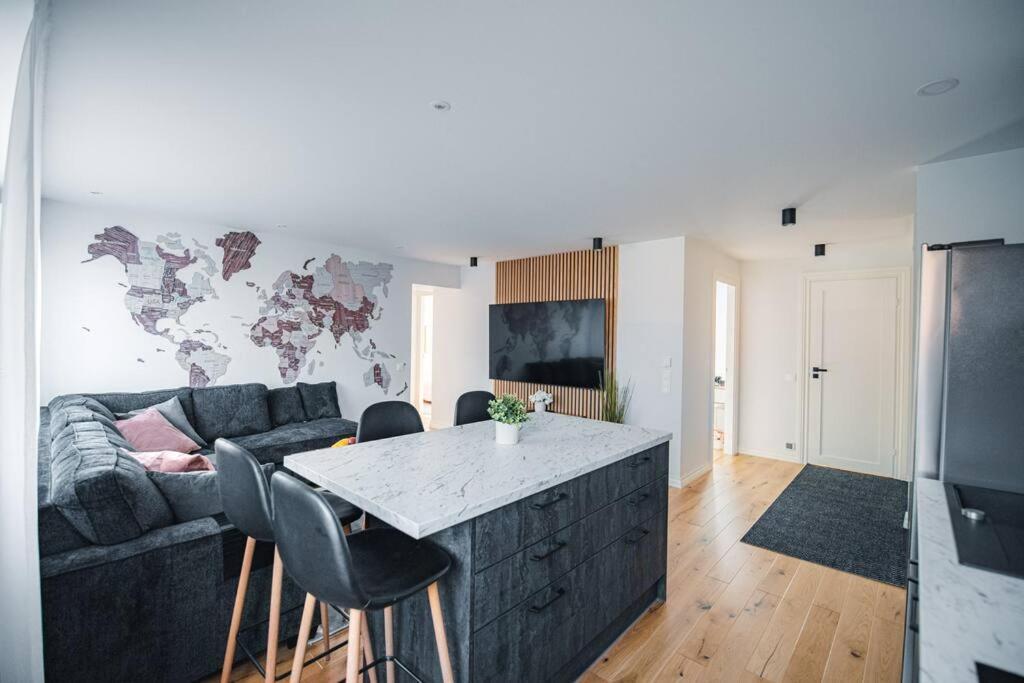 New Luxury 3Br Apartment In Old Town, Free Parking Haapsalu Kültér fotó