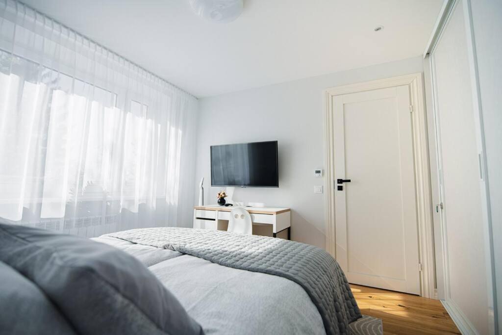 New Luxury 3Br Apartment In Old Town, Free Parking Haapsalu Kültér fotó