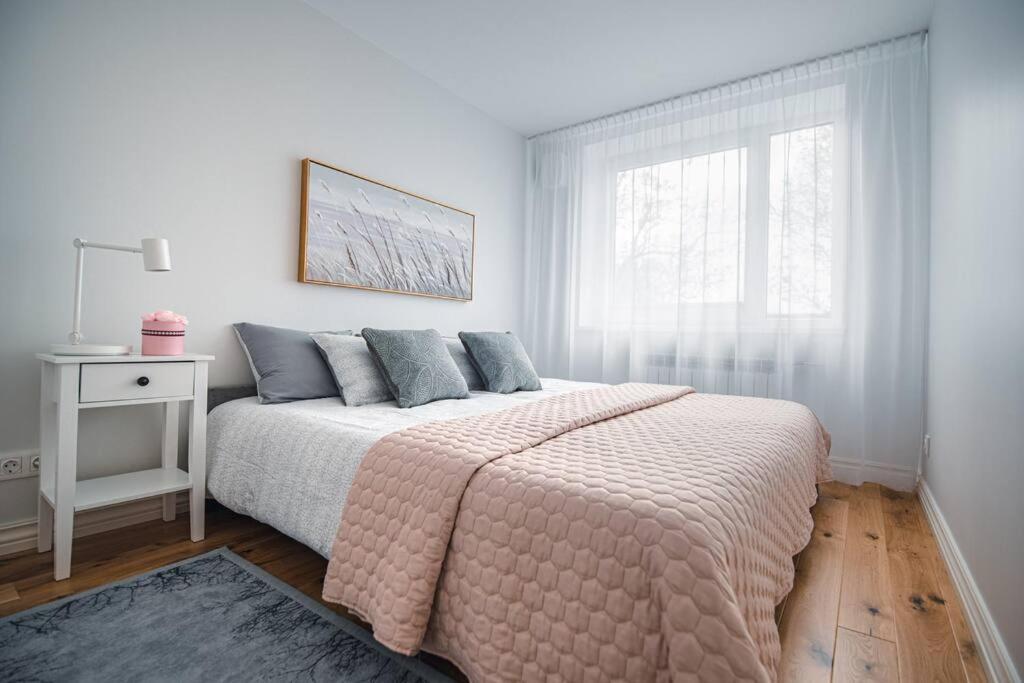 New Luxury 3Br Apartment In Old Town, Free Parking Haapsalu Kültér fotó
